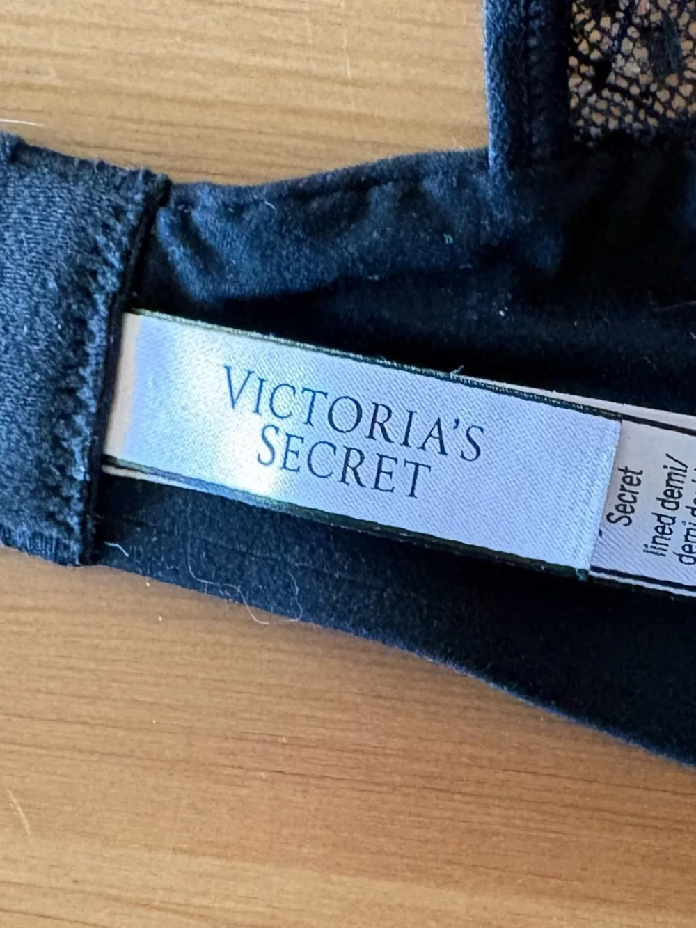 Victoria's Secret Incredible Lightly Lined Demi Bra Size 34DD Racerback Black